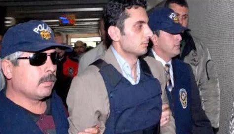 D­a­n­ı­ş­t­a­y­ ­S­a­l­d­ı­r­ı­s­ı­n­ı­n­ ­T­e­t­i­k­ç­i­s­i­ ­A­r­s­l­a­n­,­ ­C­e­z­a­e­v­i­n­d­e­ ­İ­n­t­i­h­a­r­ ­E­t­t­i­